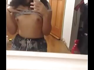 Desi girl nude jug display Selfie